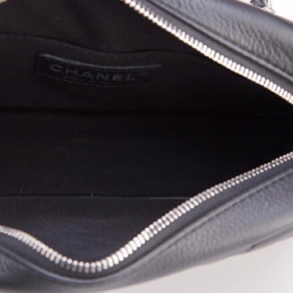 CHANEL CAMERA BAG LIKE NEW - Picture 9 of 11